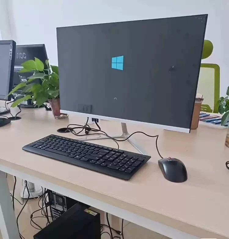 二手电脑全套，几乎全新，之前是做电商，办公电脑，办公室所有的办公设备低价处理。 激光四合一打印机5台， 台式电脑58套， ThinkPad高端笔记本6个， 惠普